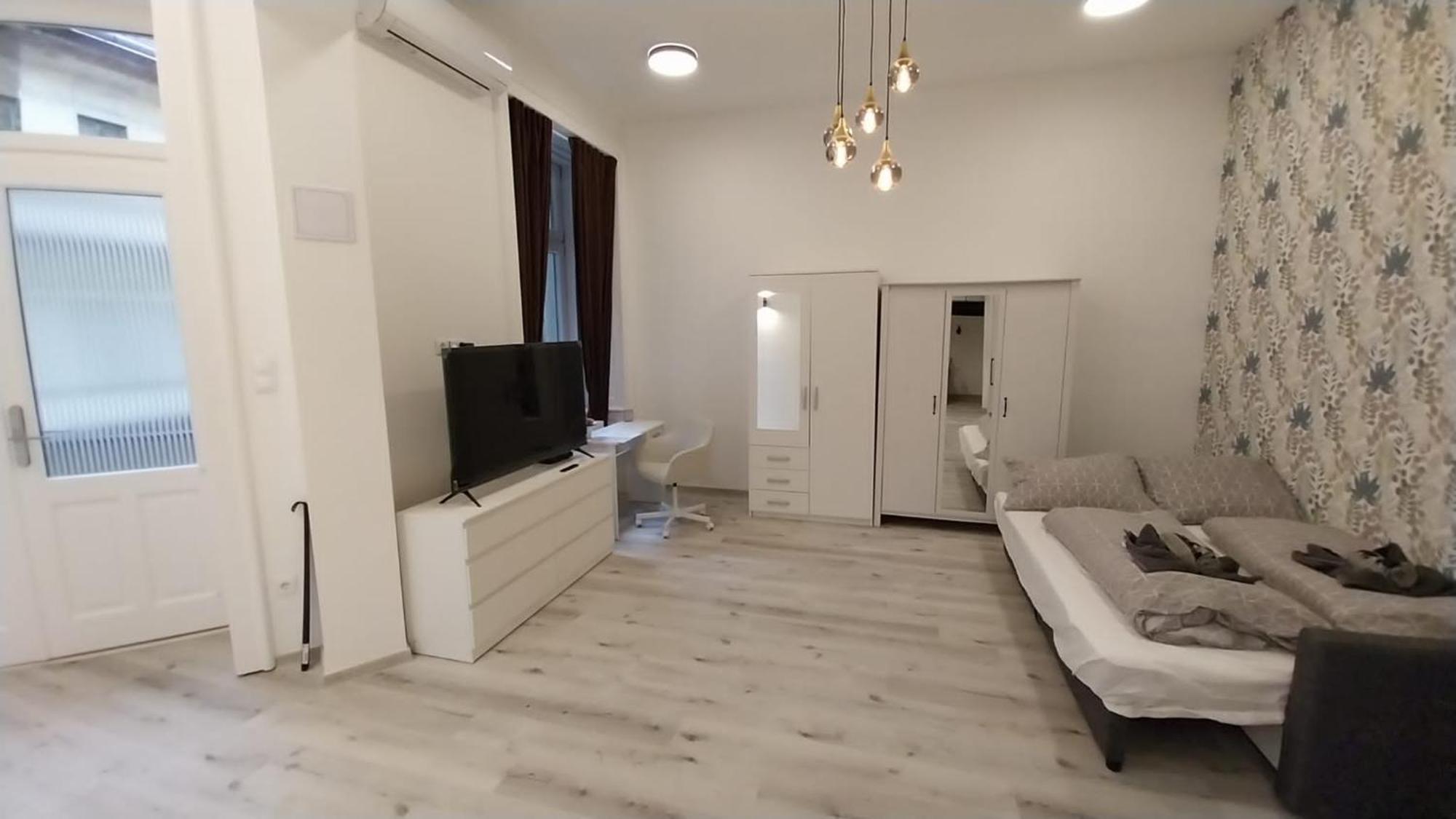 Szekely Apartment Near Deak Ferenc Square With Free Parking In Garage บูดาเปสต์ ภายนอก รูปภาพ
