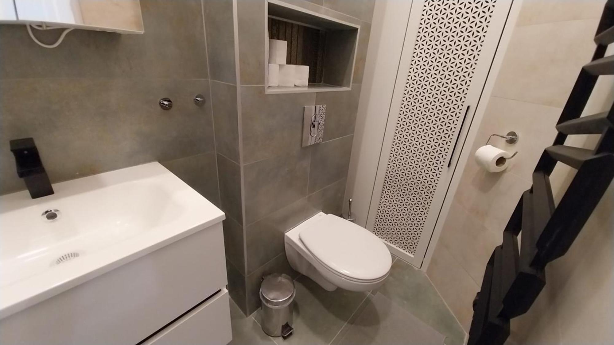 Szekely Apartment Near Deak Ferenc Square With Free Parking In Garage บูดาเปสต์ ภายนอก รูปภาพ